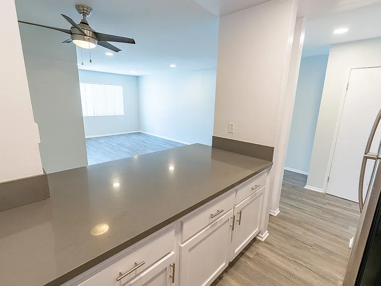 2039 North Las Palmas Ave — Photo 41