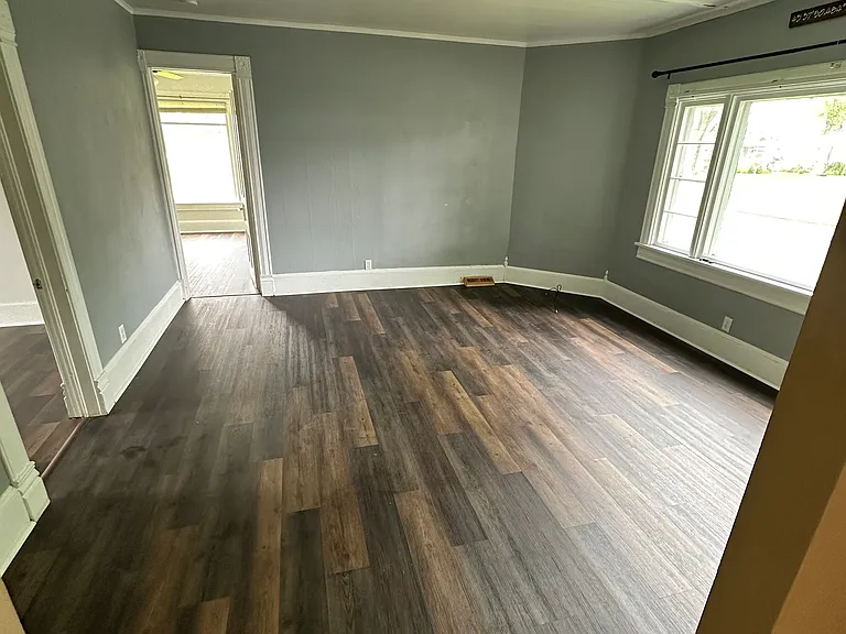 204 Bly St — Photo 4