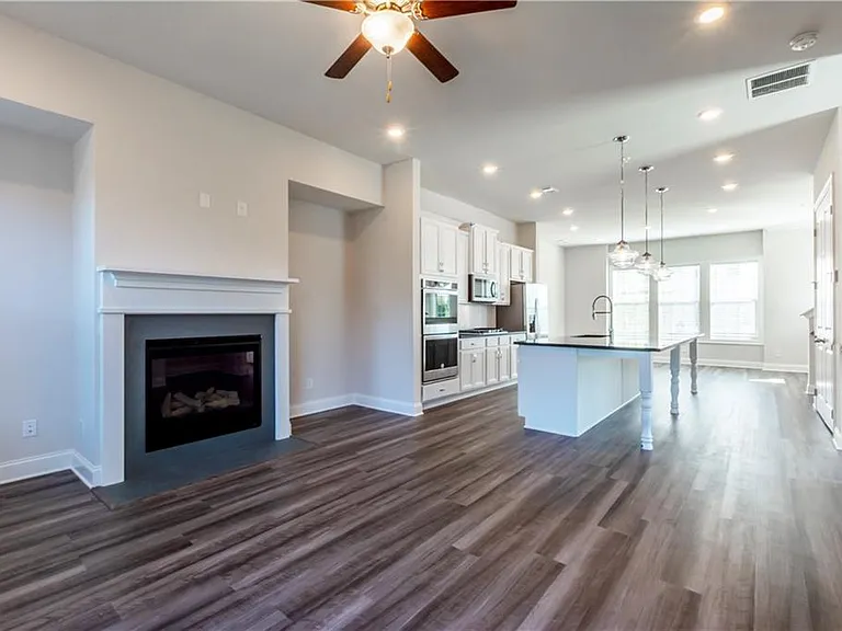 1662 Mountain Top Ln — Photo 5