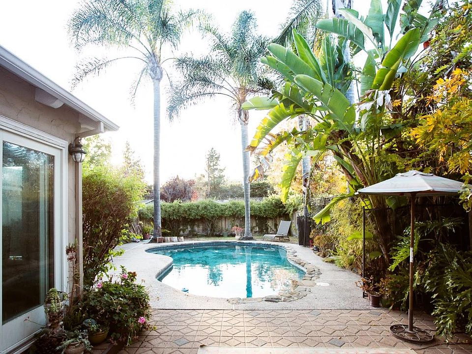 1st image of 2421 Villa Nueva Way