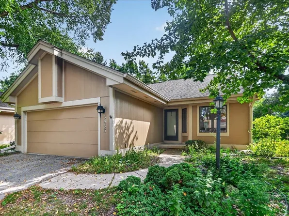 5953 Woodcreek Ln #5953, Middleton, WI 53562
