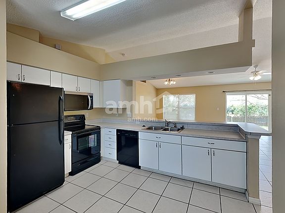 4th image of 12301 Woodglen Cir