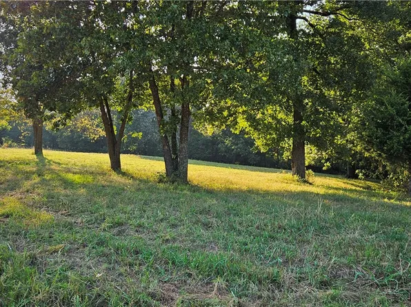 8630 Kelly Pond Rd, Decatur, AR 72722