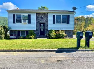 183 Bedford St, Hyndman, PA 15545