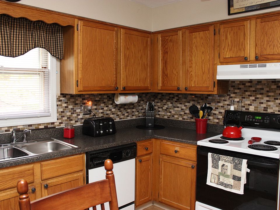 1st image of 17 Melissa Ct