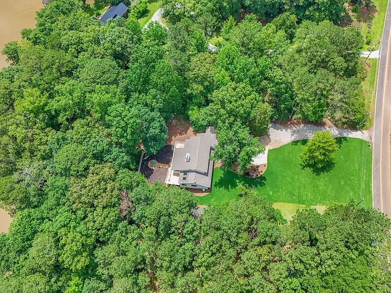 212 Southland Dr — Photo 80