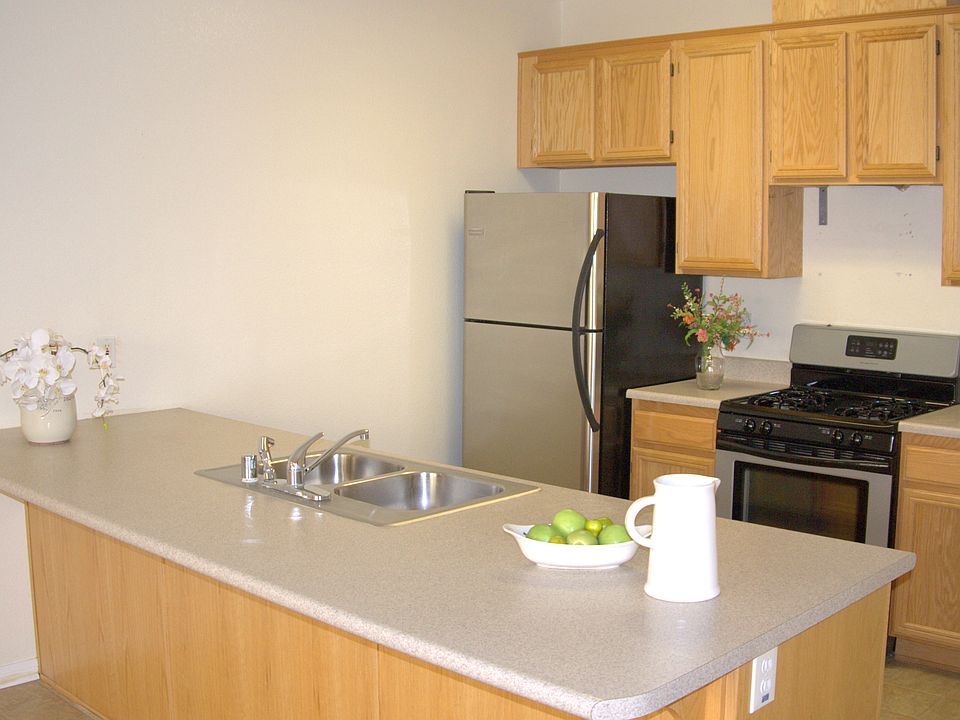 1st image of 453 Calle Elegante