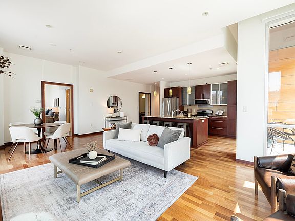 5th image of 311 E Superior St #1007