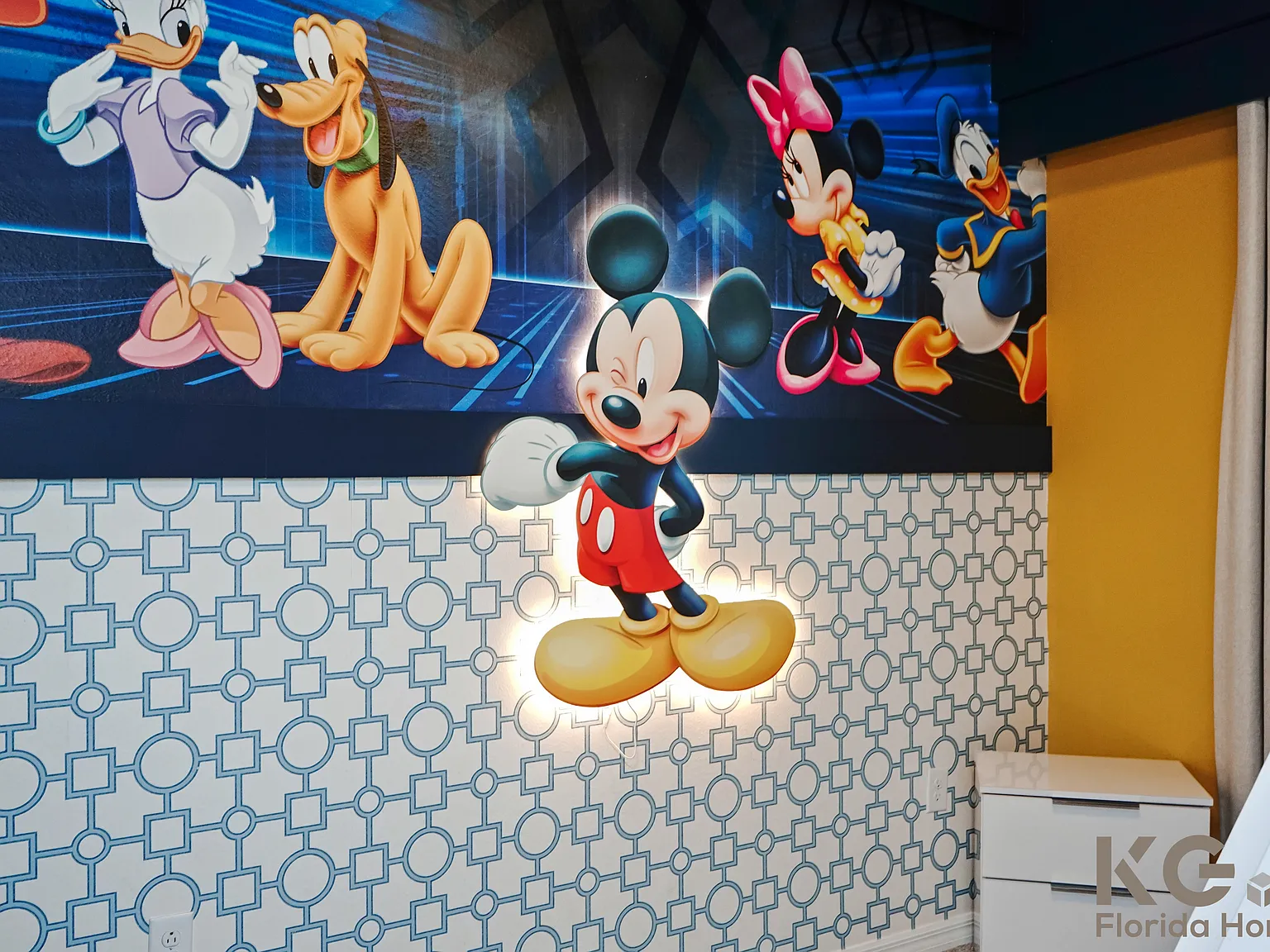 2 bed, $3,900 — Photo 2