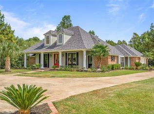 402 Crosscreek Dr, Bossier City, LA 71111