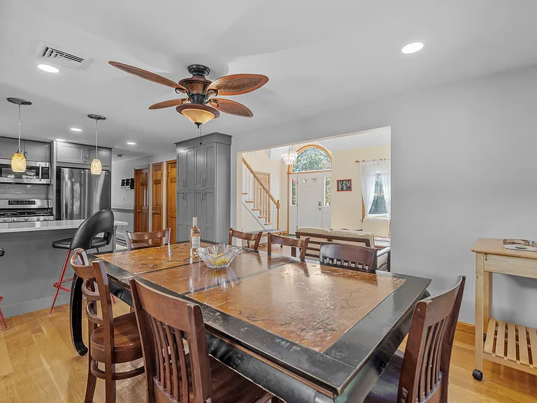 114 Dover Rd — Photo 4