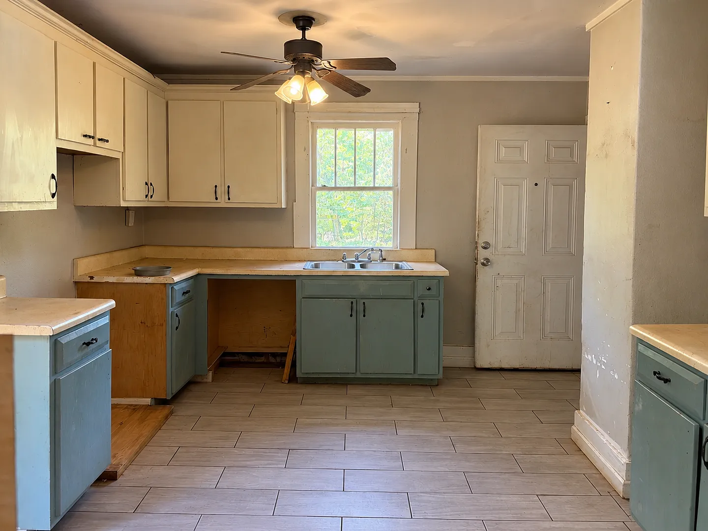 2 Bed 1 Bath Home For Rent — Photo 4