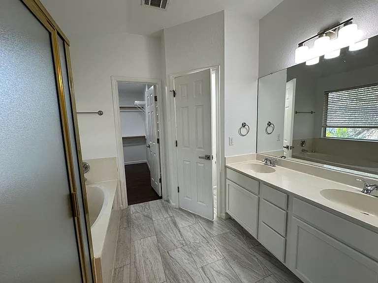4228 Columbine Dr — Photo 5