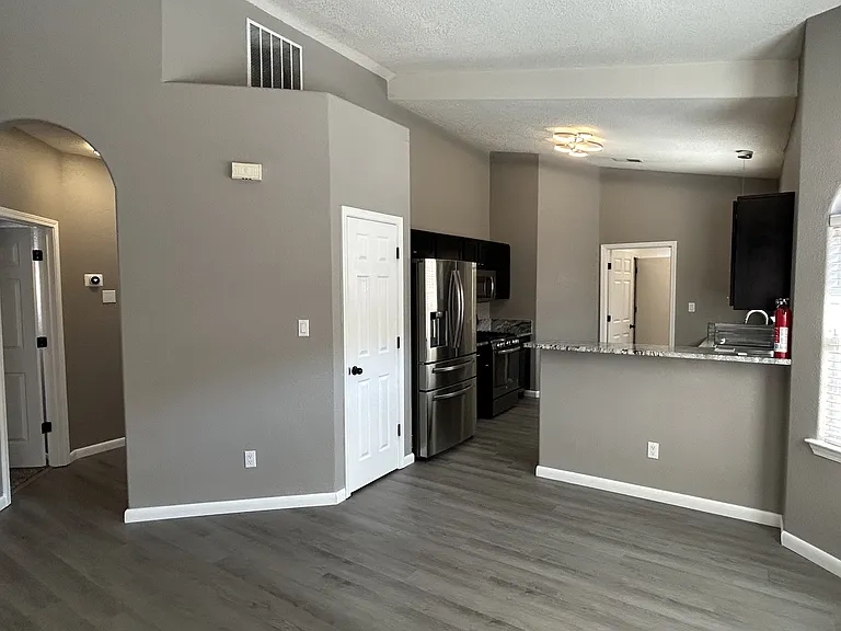 7224 Boxwood Ave NE — Photo 9