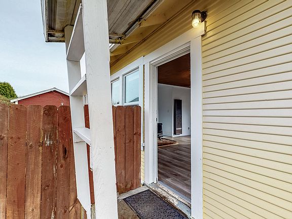 5th image of 4219 Little Fairfield St