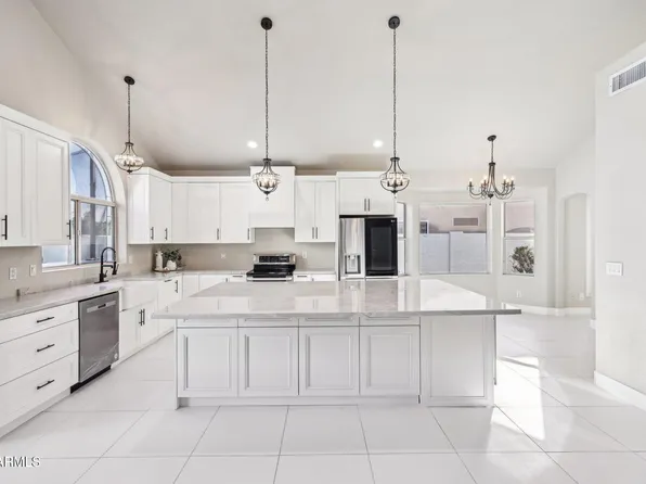 6270 W ROSE GARDEN Lane, Glendale, AZ 85308