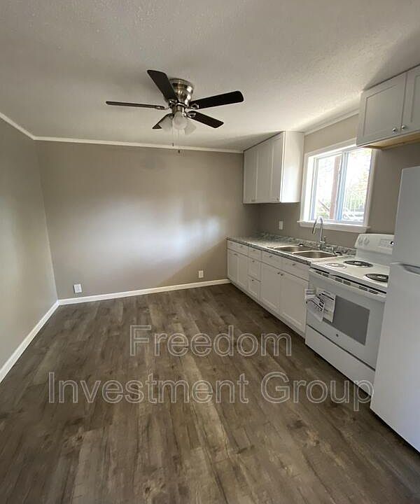 1st image of 248 S Magnolia St