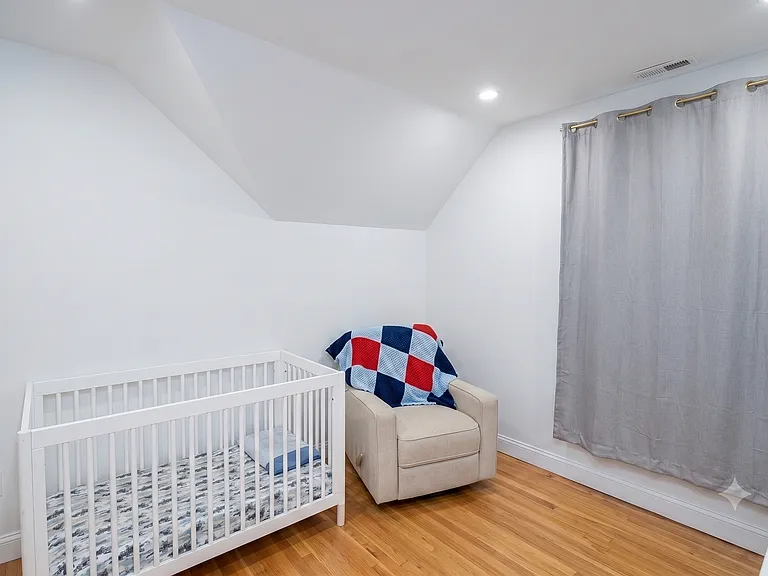 47 Lawrence St — Photo 7