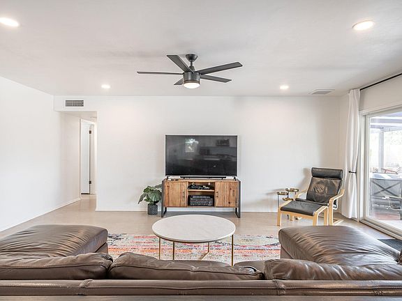 3rd image of 10476 E Mercer Ln