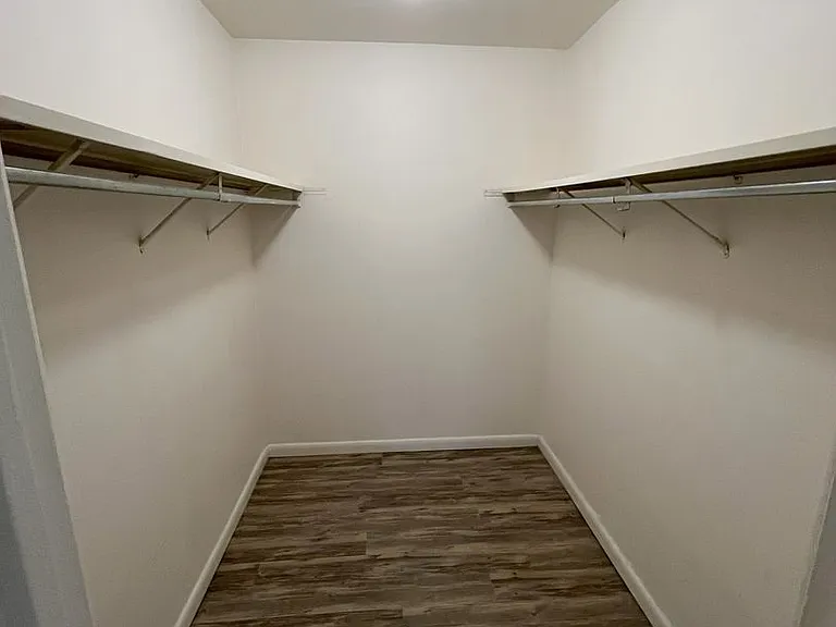 University Park Apartments near Cornell University — Photo 187