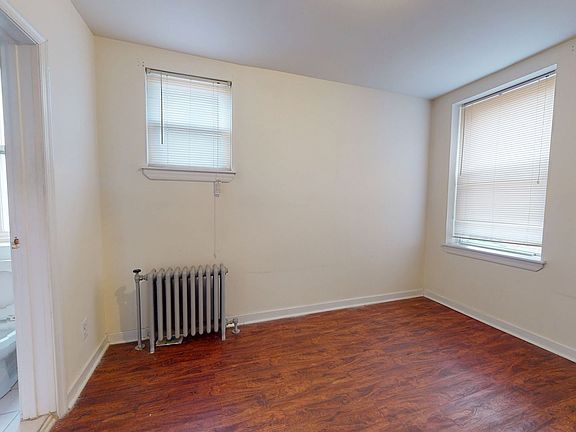5th image of 1008 S 48th St #95