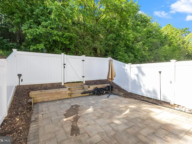4004 Meadow Trail Ln — Photo 33