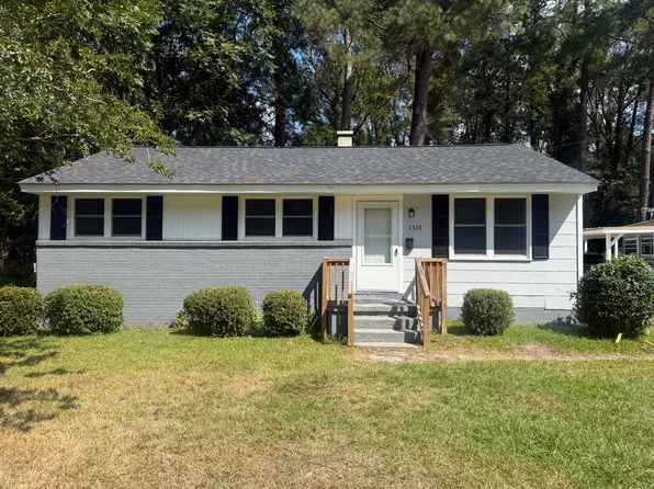 2328 Briarfield Rd, Kinston, NC 28501