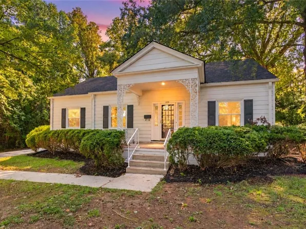 3123 W Friendly Ave, Greensboro, NC 27408