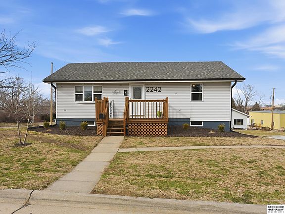 2nd image of 2242 Dawes St