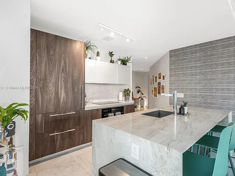 480 NE 31st St #1701 — Photo 12