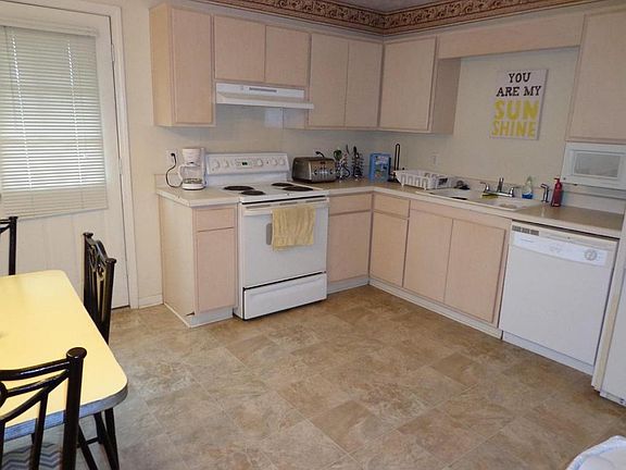 5th image of 101 Starr Ave APT 23