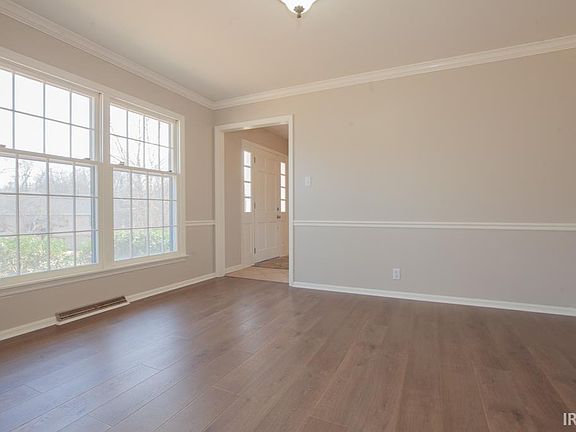 4th image of 8818 Camellia Dr