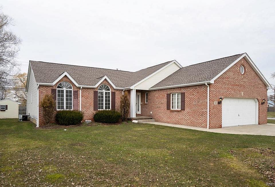 1st image of 30 Falmouth Ln