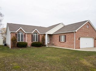 30 Falmouth Ln, Williamsville, NY 14221