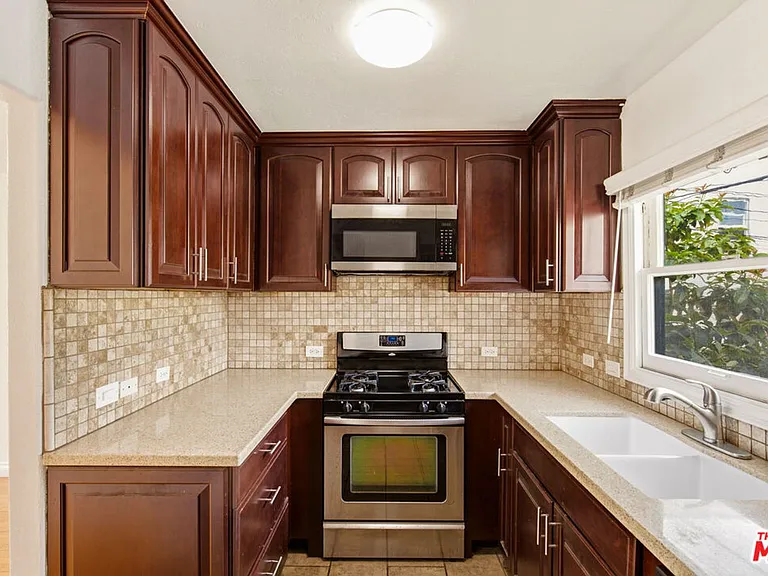 4427 Finley Ave — Photo 24