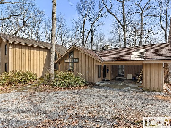 3rd image of 583 Heaton Forest Road