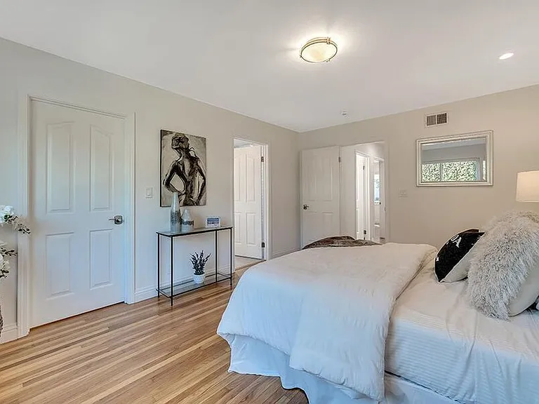 661 W Remington Dr — Photo 11