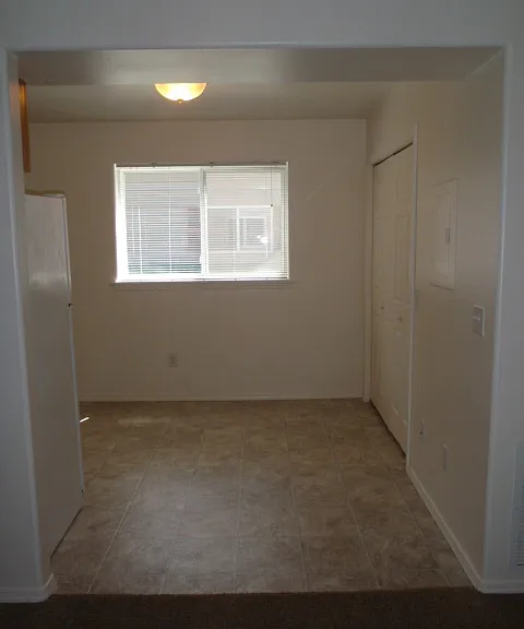 2343 S 3rd St W #D — Photo 4