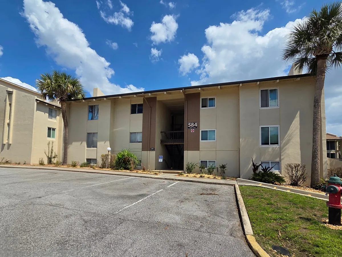 Building Photo - 584 Orange Dr #107