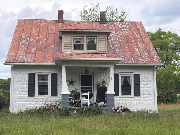 706 Dooms Crossing Rd, Waynesboro, VA 22980