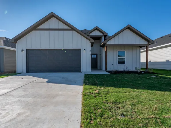 213 Marble Creek Dr, Fort Worth, TX 76131