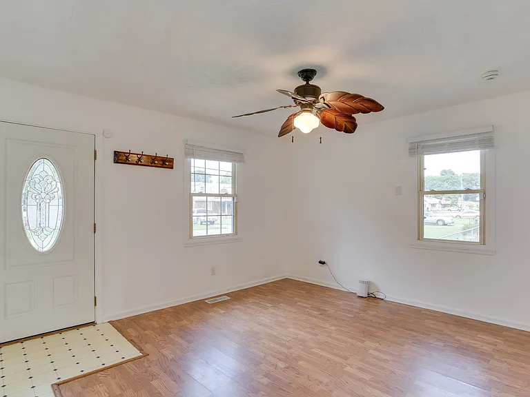 39 Appomattox Ave — Photo 6