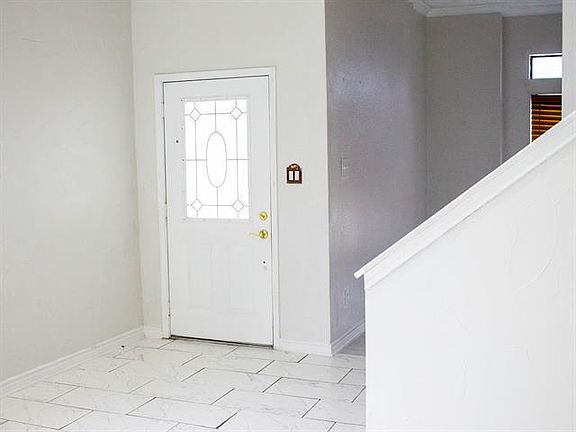 4th image of 6323 Meadow Glen Dr
