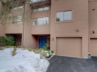 93 Windsor Cres #93C, Washington Township, NJ 07676