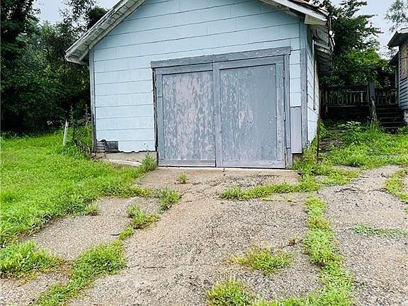 5th image of 3036 N 32nd St
