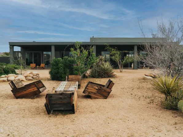 51845 Saddle Ln, Pioneertown, CA 92268
