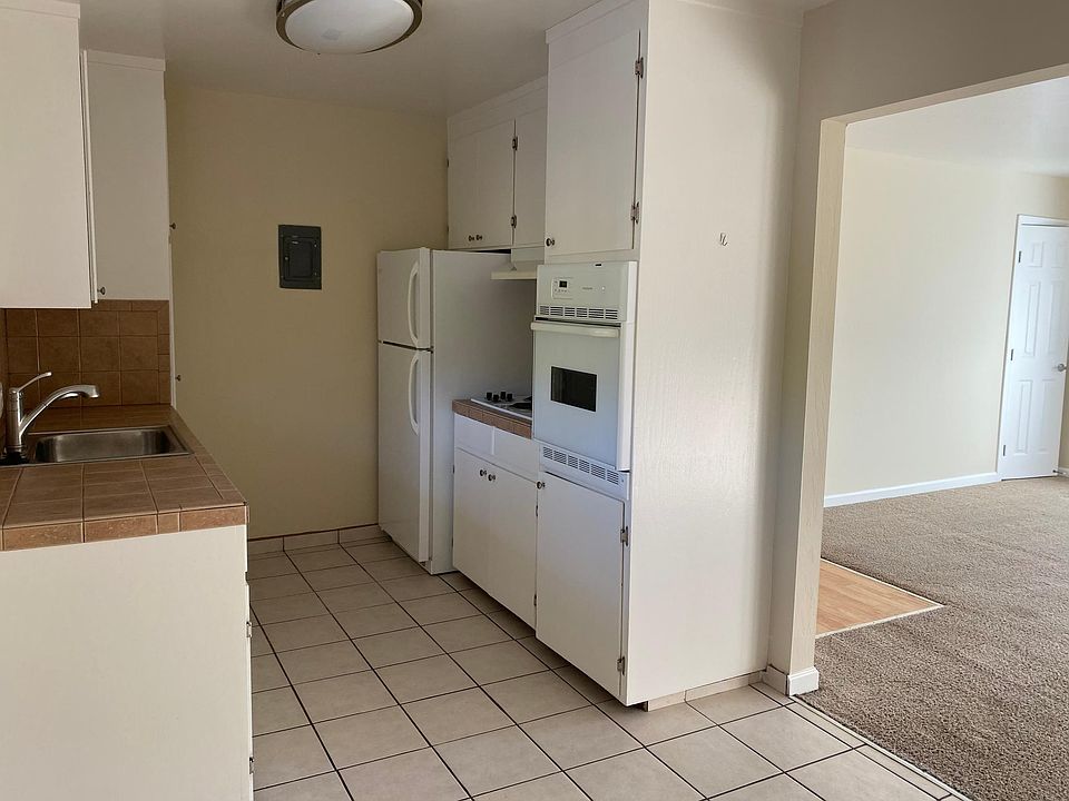 1st image of 953 Helen Ave