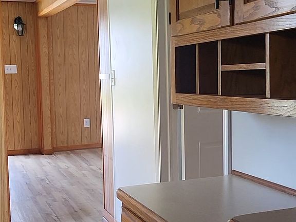 3rd image of 208 S Railroad Ave