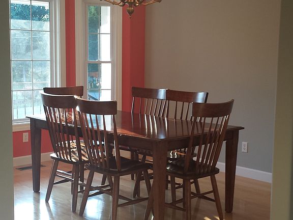 Dining room with accent wall