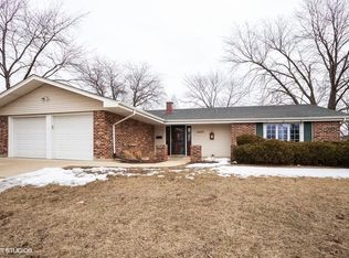 1425 Bladon Rd, Schaumburg, IL 60195